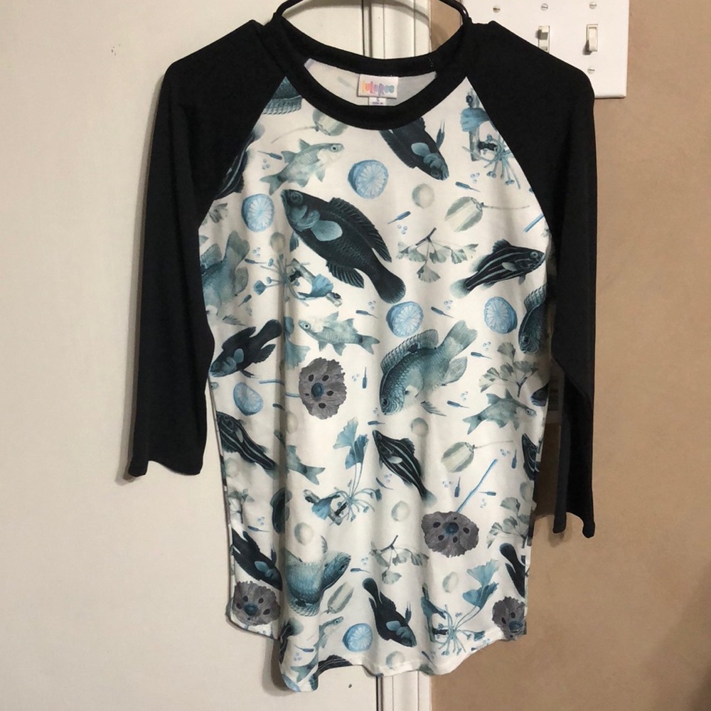Lularoe Randy tee